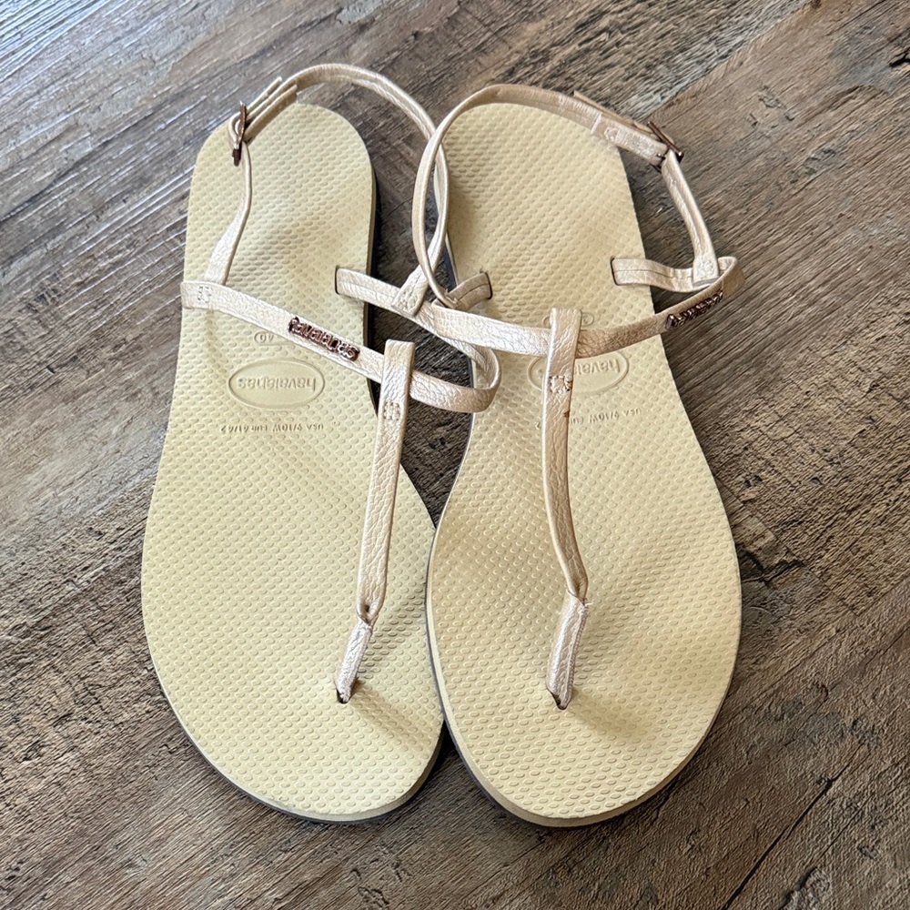 Havaianas Women's Cream Sandals size 37/38